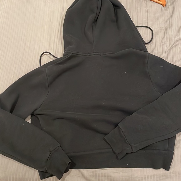 Black cropped Brandy Melville zip up - Picture 3 of 5